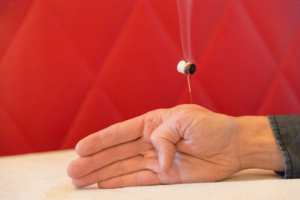 Handakupunktur mit Moxibustion